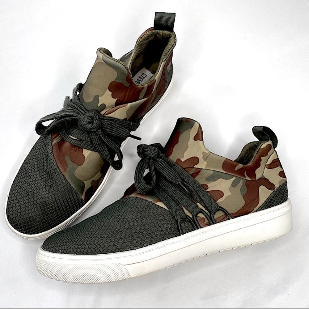 Steve Madden Camo LaceUp Sneakers